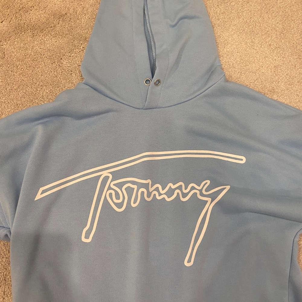 tommy hilfiger sweatshirt!